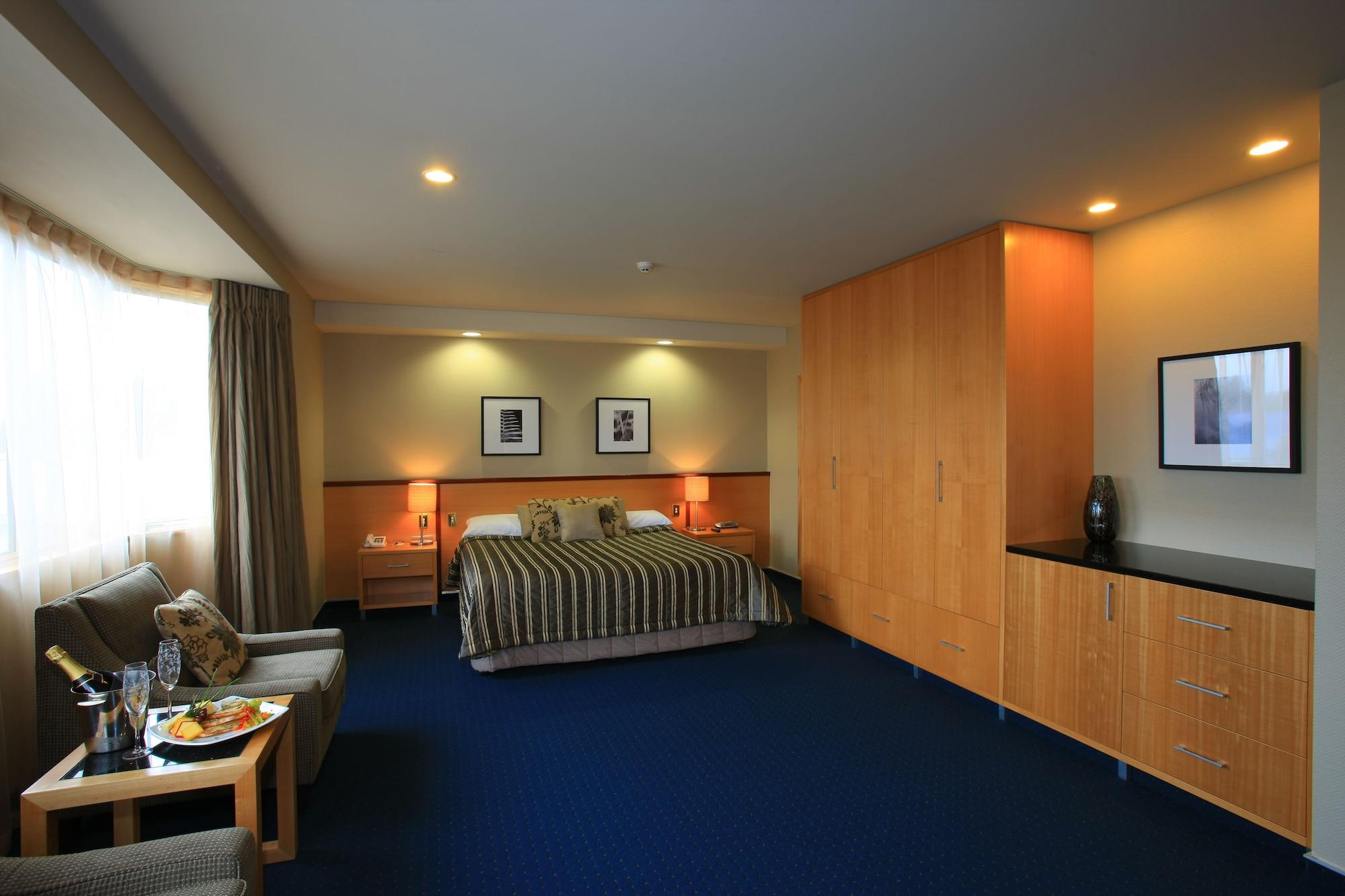 Distinction Luxmore Hotel Те Анау Екстериор снимка
