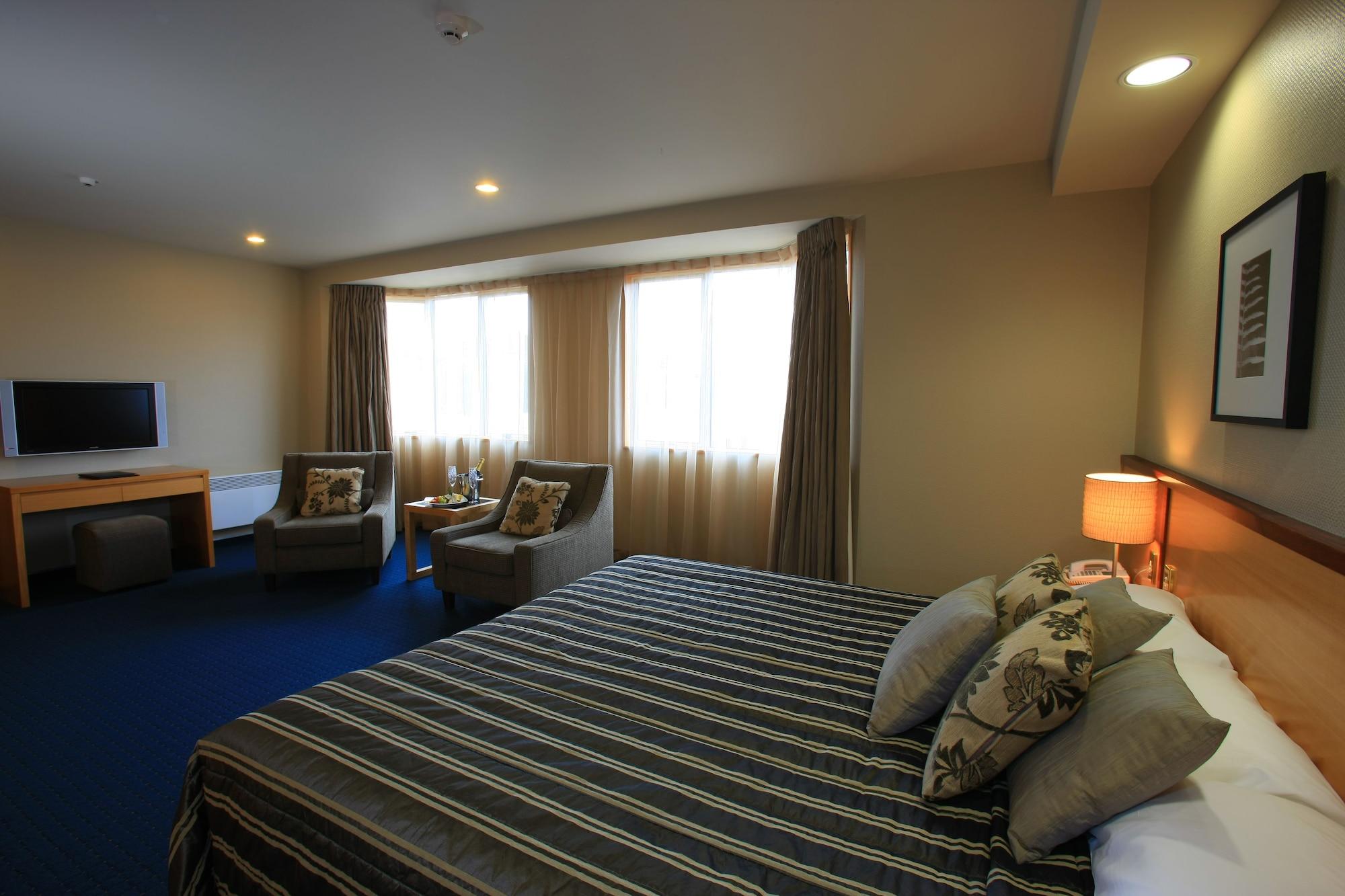 Distinction Luxmore Hotel Те Анау Екстериор снимка