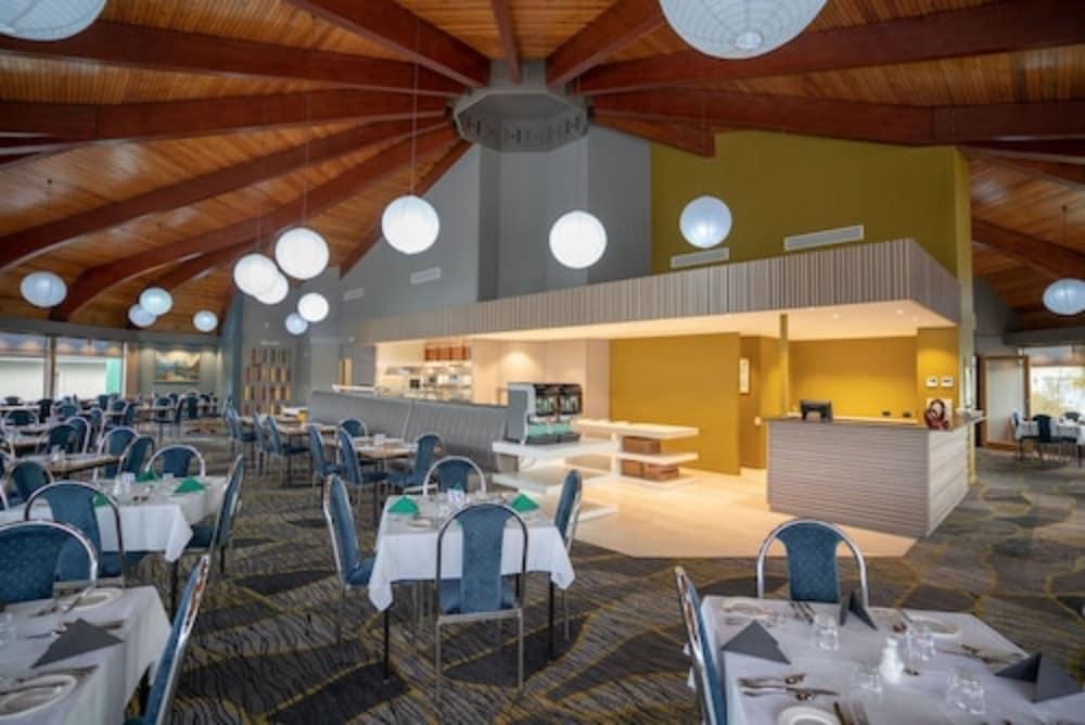Distinction Luxmore Hotel Те Анау Екстериор снимка