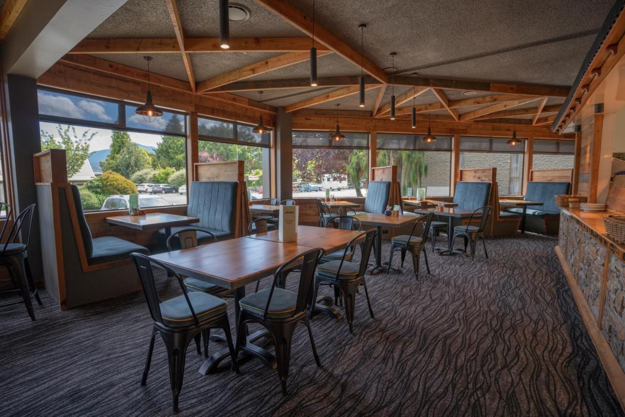 Distinction Luxmore Hotel Те Анау Екстериор снимка