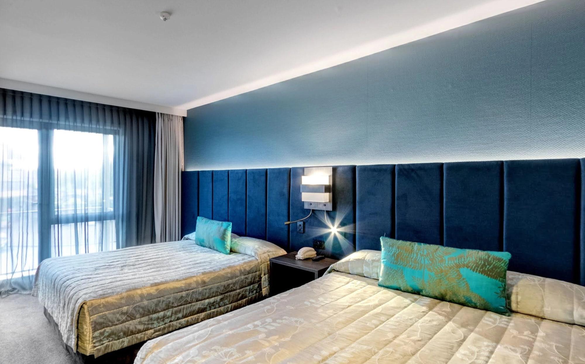 Distinction Luxmore Hotel Те Анау Екстериор снимка