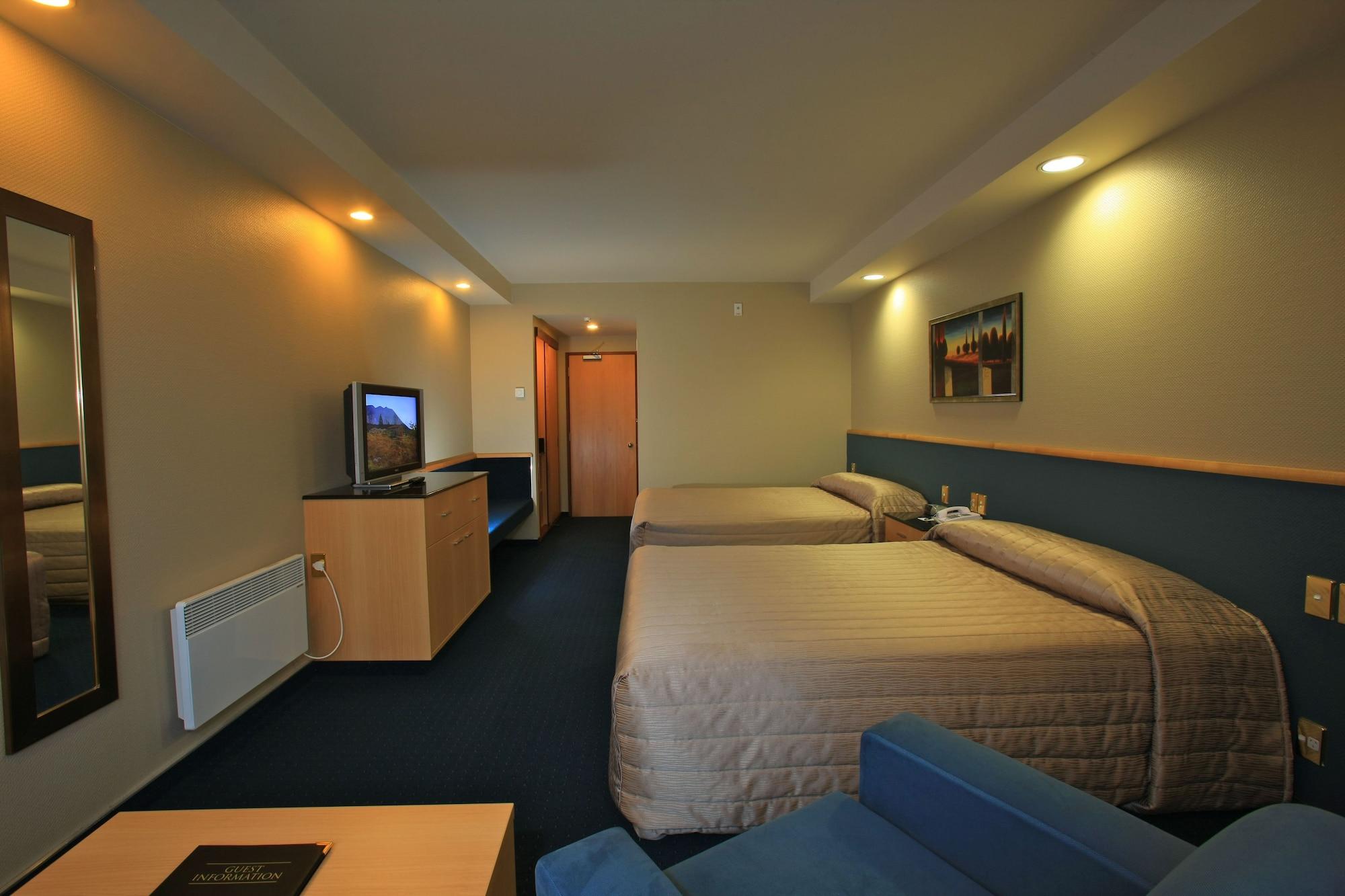 Distinction Luxmore Hotel Те Анау Екстериор снимка