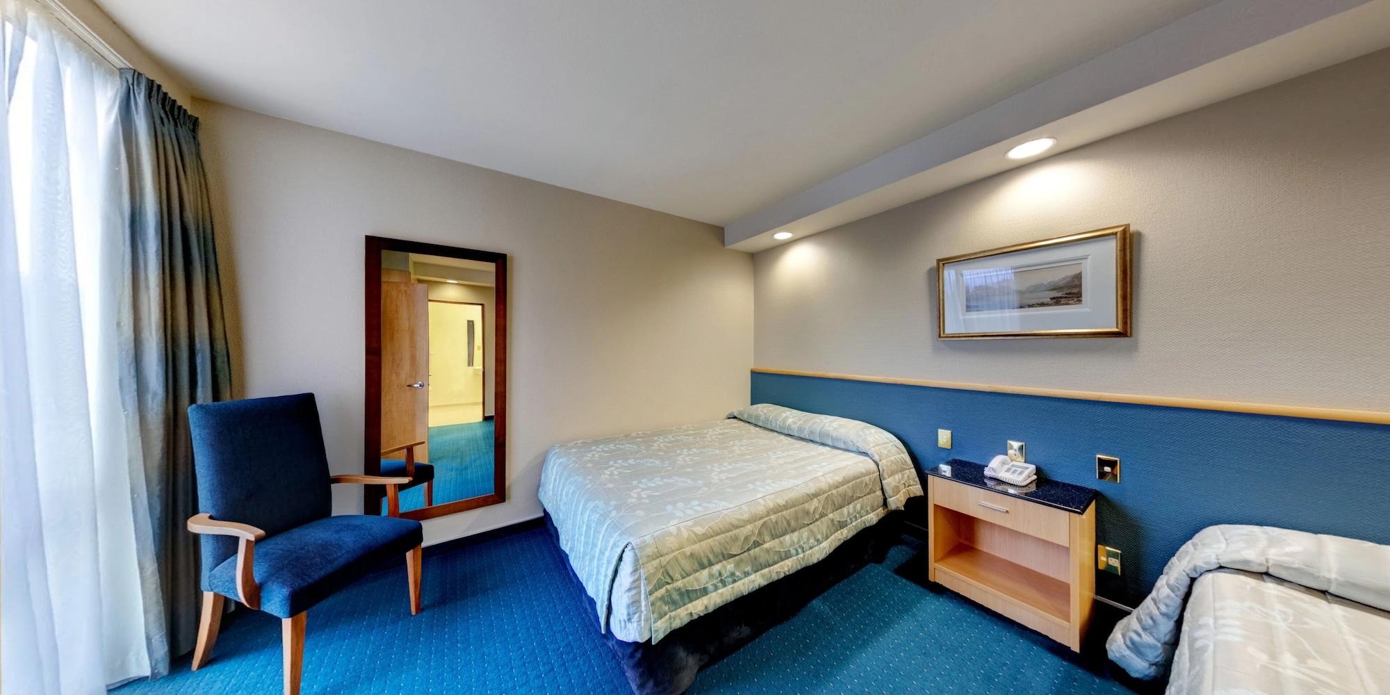 Distinction Luxmore Hotel Те Анау Екстериор снимка