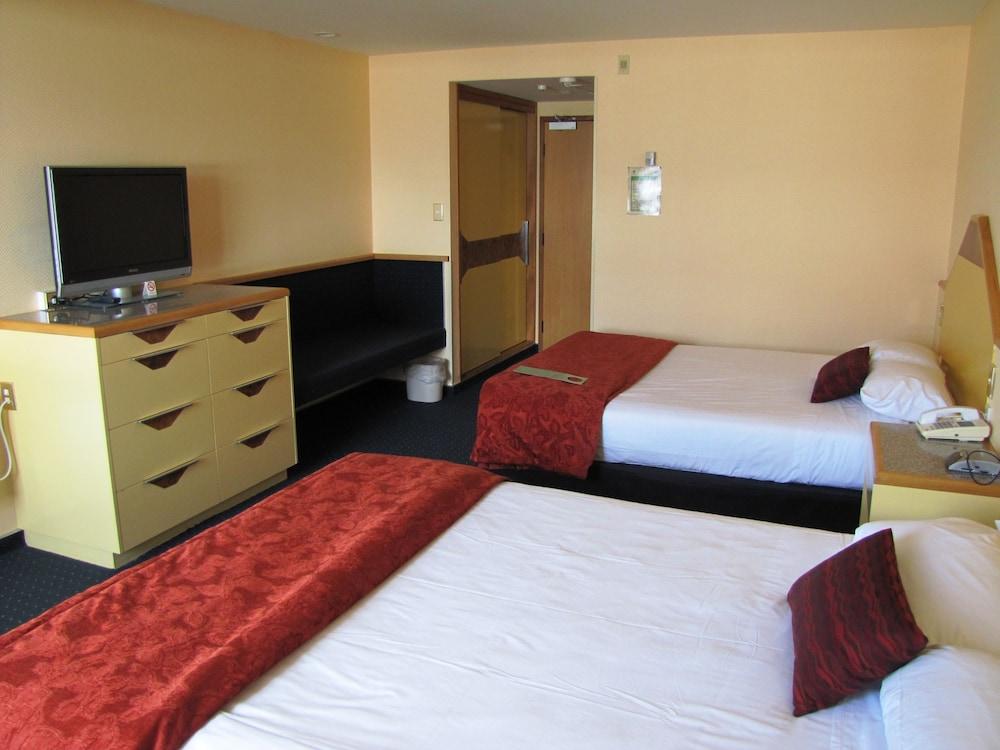 Distinction Luxmore Hotel Те Анау Екстериор снимка