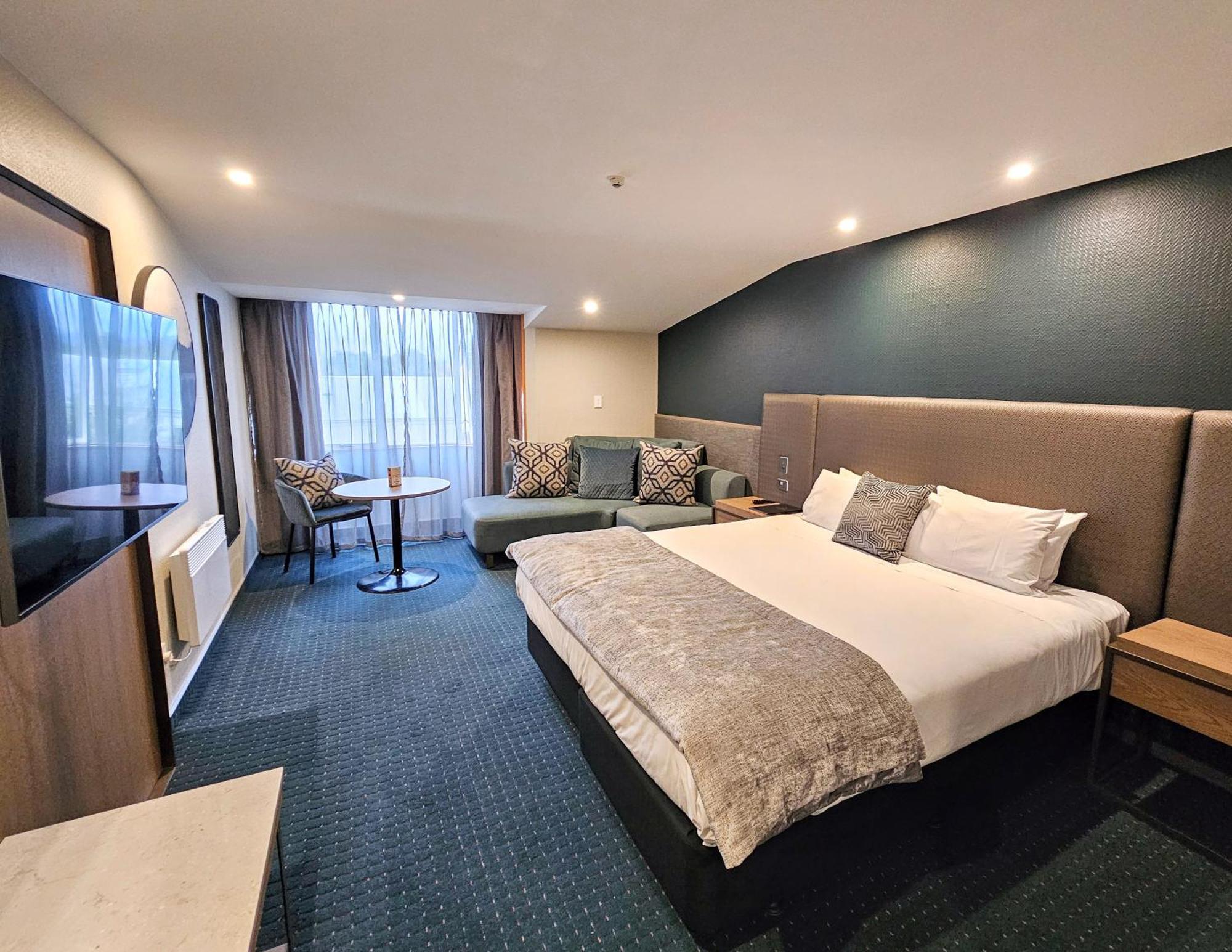 Distinction Luxmore Hotel Те Анау Екстериор снимка