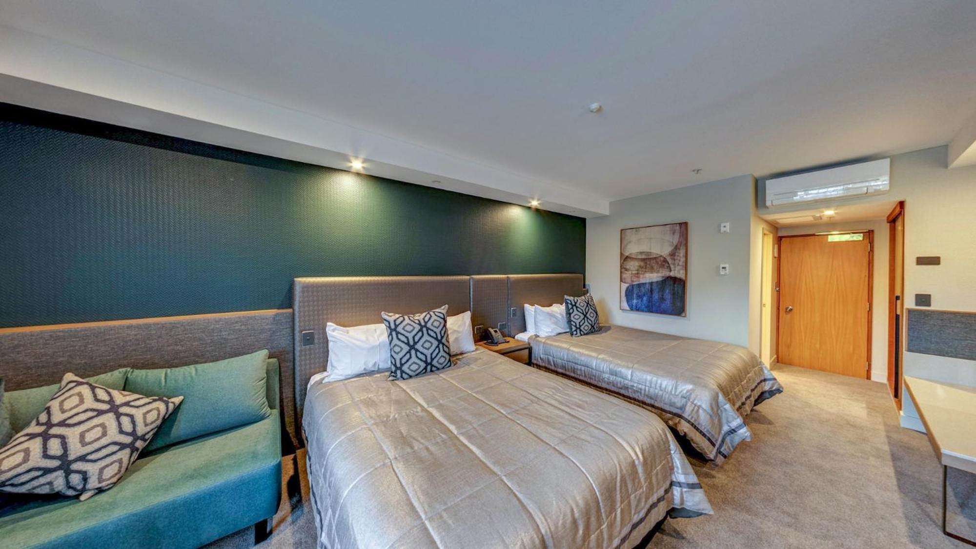 Distinction Luxmore Hotel Те Анау Екстериор снимка